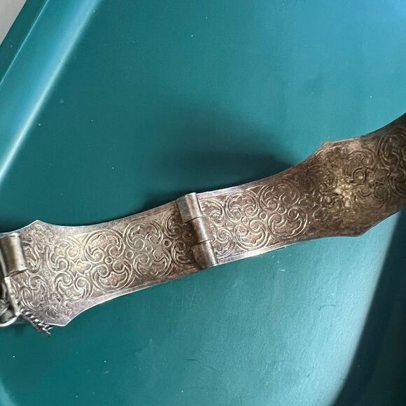 Vintage Egyptian Revival 1950s 1960s Silver Toned Cuff Bracelet Camel Hamsa - Picture 6 of 8